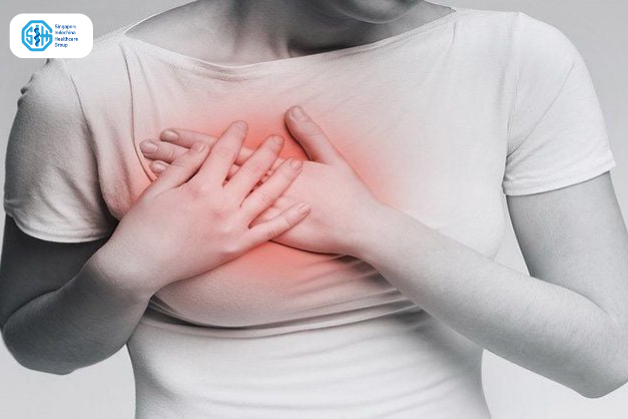 Tình trạng đau ngực diễn biến ở nữ giới